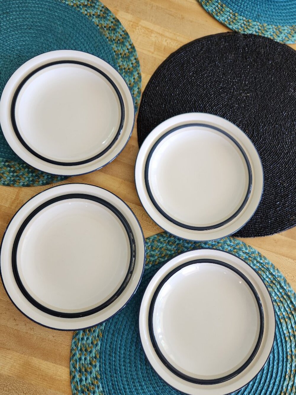 Mikasa Blue Glow Salad Plates New Avenues Collection 8.25"